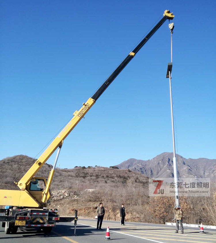 东莞七度照明道路路灯安装现场图片