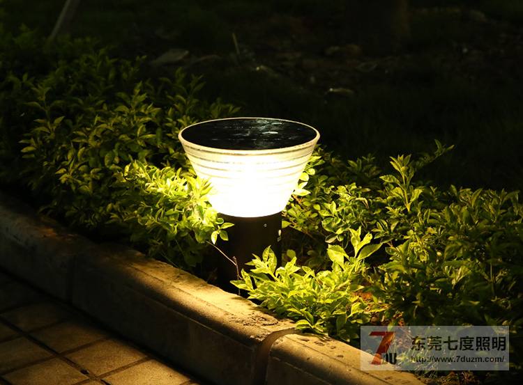 东莞七度照明户外花园太阳能草坪灯工作原理和作用